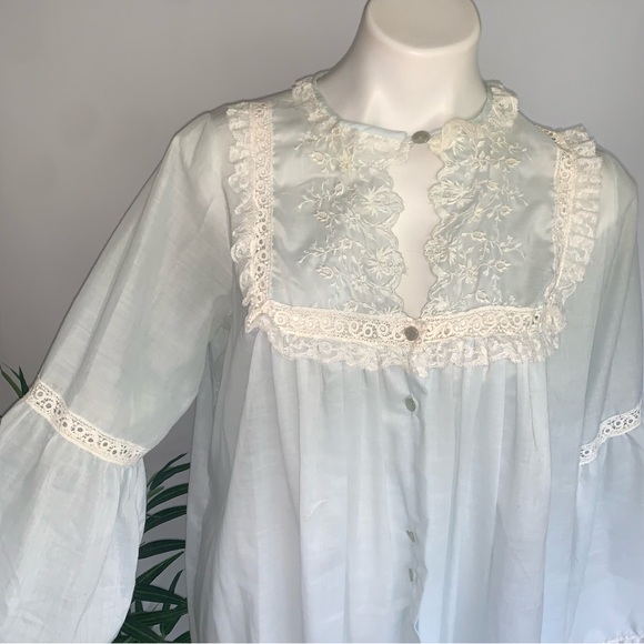 v i n t a g e :: Cottagecore Embroidered Floral Lace Crochet Nightgown ILGWU - Picture 14 of 14